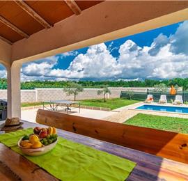 6 bedroom villa with pool near Sveti Lovrec and Poreč, sleeps 12